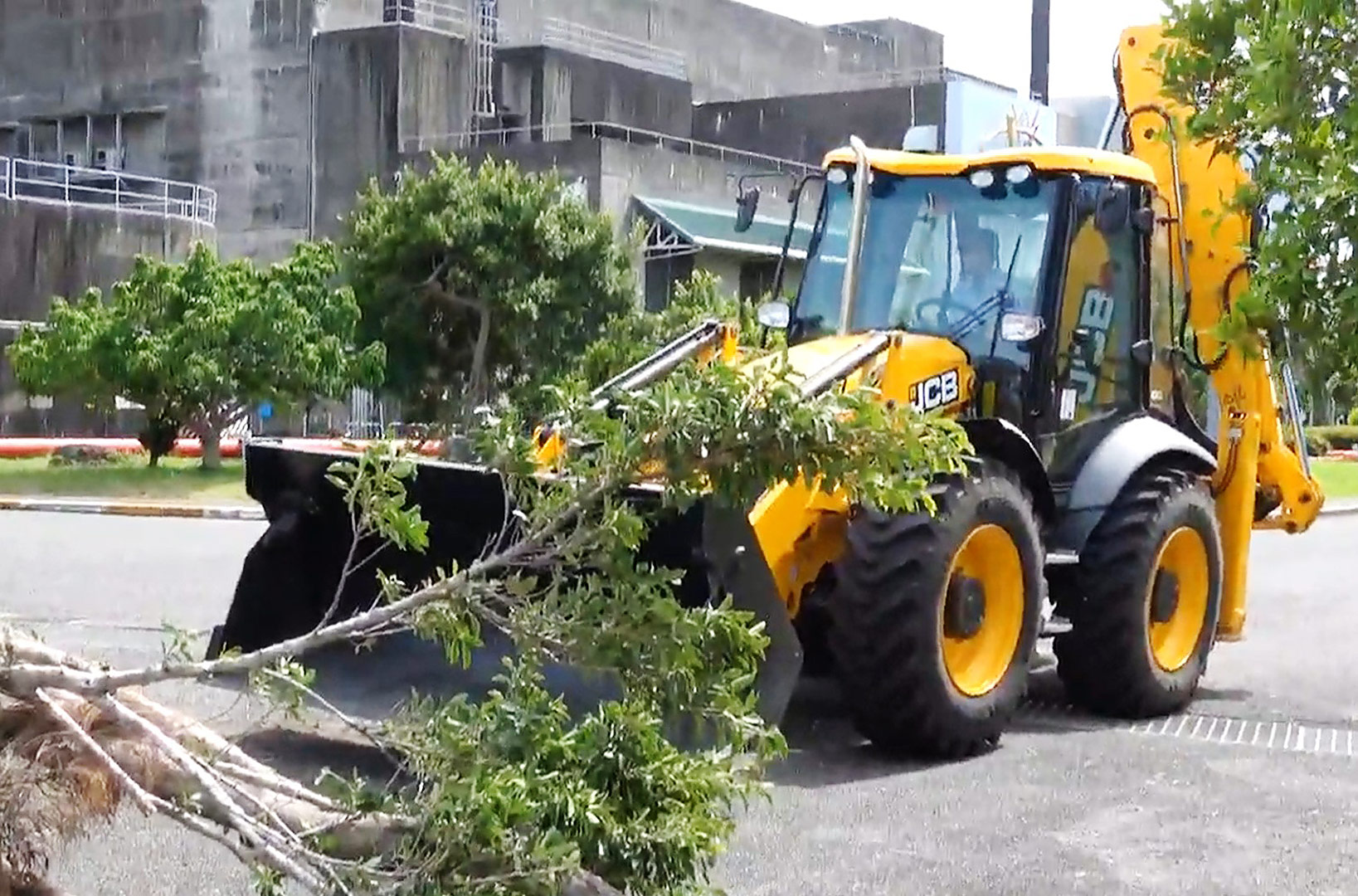 Image(6):Multi-functional bulldozer