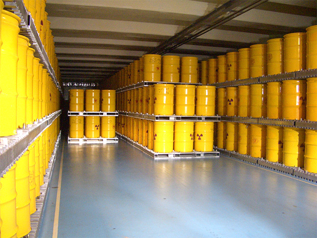 低放射性廢棄物的貯存方式為何