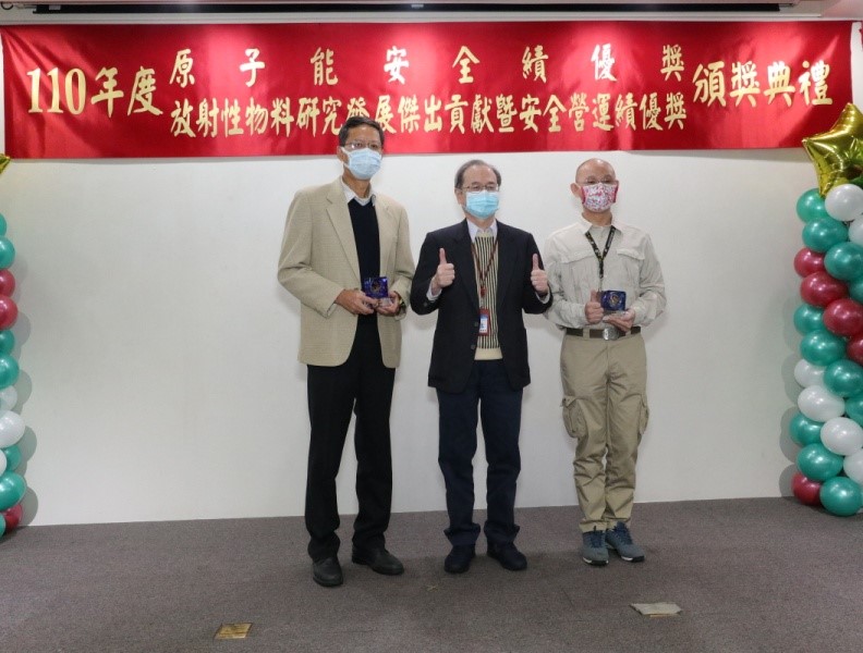 研究發展傑出貢獻–團體獎合照