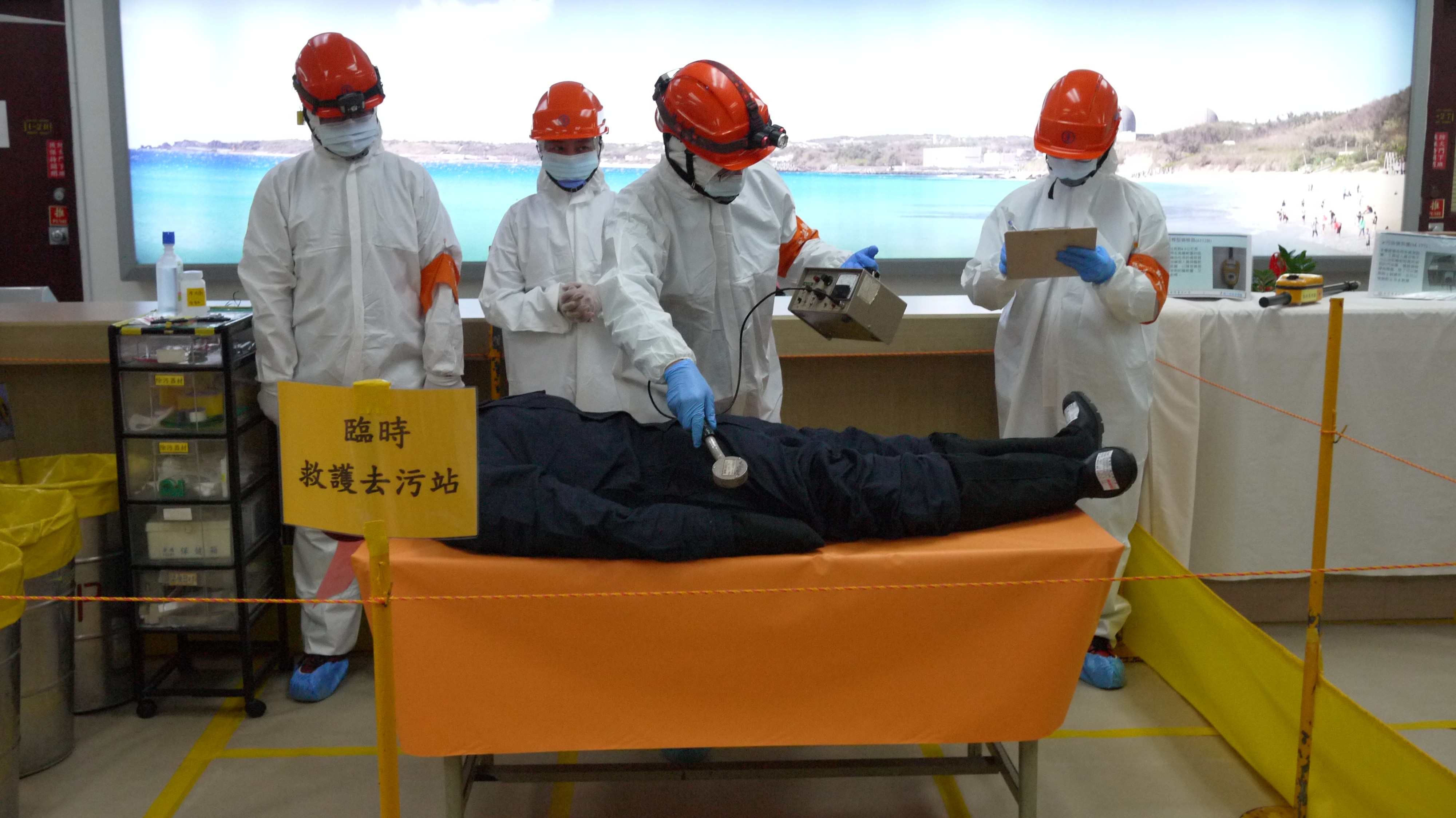 相關照片(5):圖五 廠內輻傷救護演練