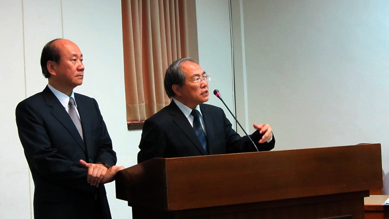 立法院第8屆第5會期經濟委員會第11次全體委員會議邀請原能會就「核四廠1號機不施工、2號機全部停工所涉原興建計畫之調整、現行預算之修正及法規之適用等」進行專案報告相關照片5