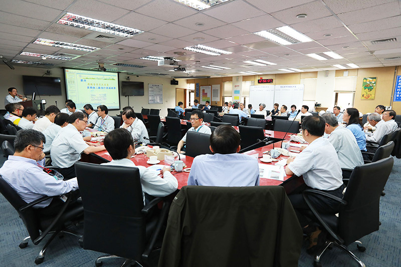 原能會視察人員及審查委員與電廠人員召開視察後會議情形