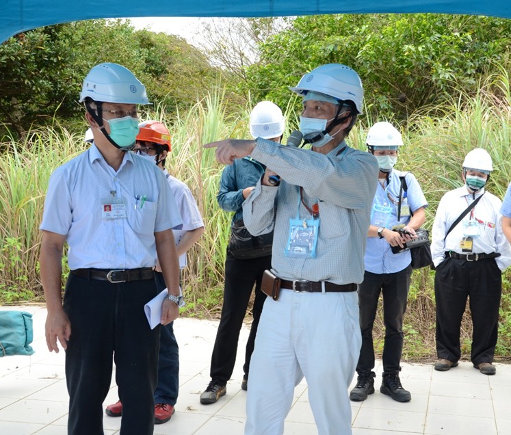 訪查核一廠二期室內乾貯預定地情形