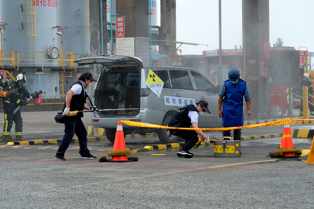 原能會輻射應變技術隊確認業者回收放射性照相檢驗設備狀況