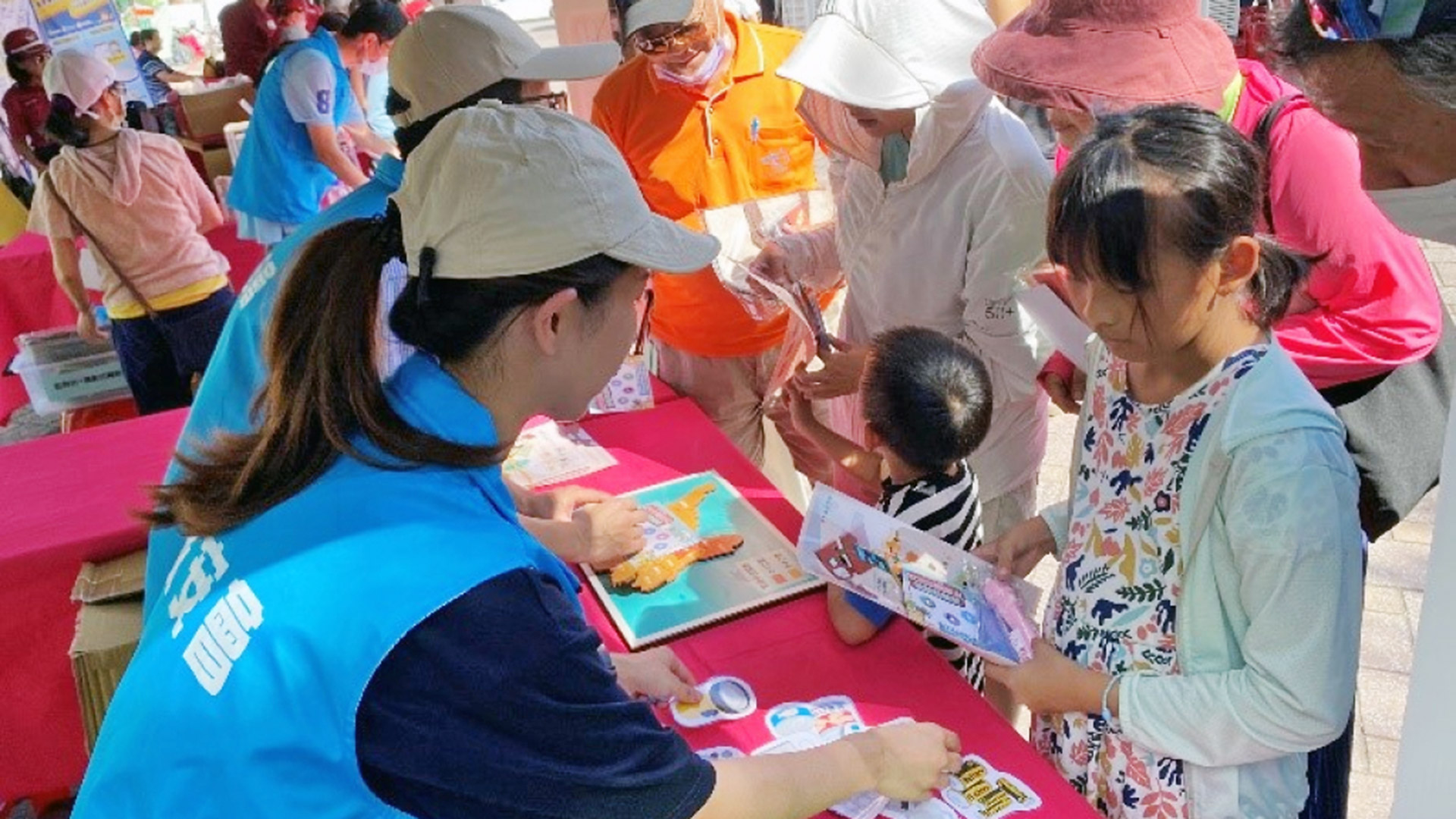 民眾熱情參與「核能安全委員會」攤位(一)