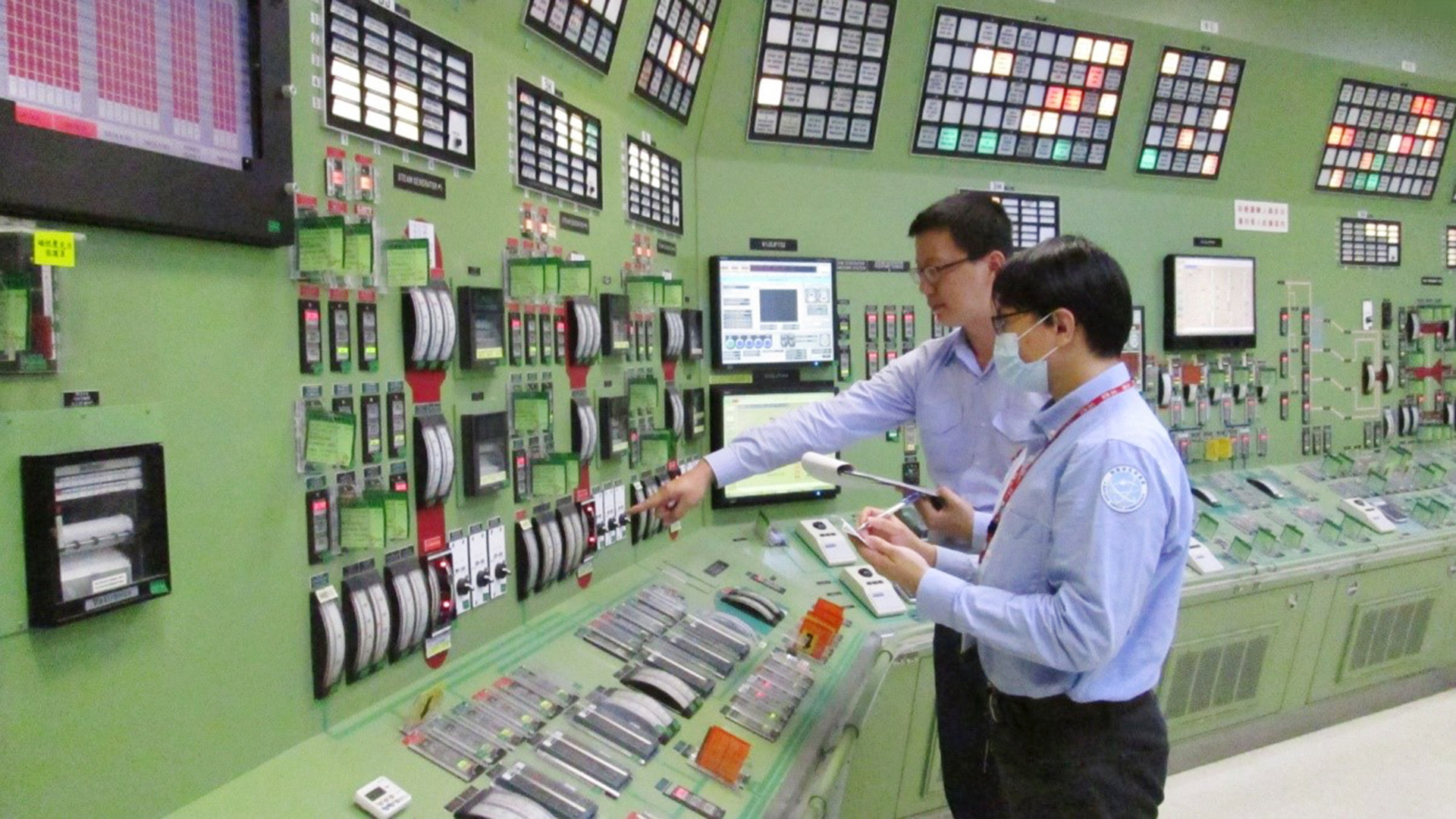 本會視察員查證1號機主控制室機組狀況