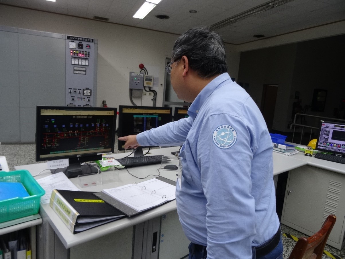 本會視察員查證開關場控制室設備運轉狀況