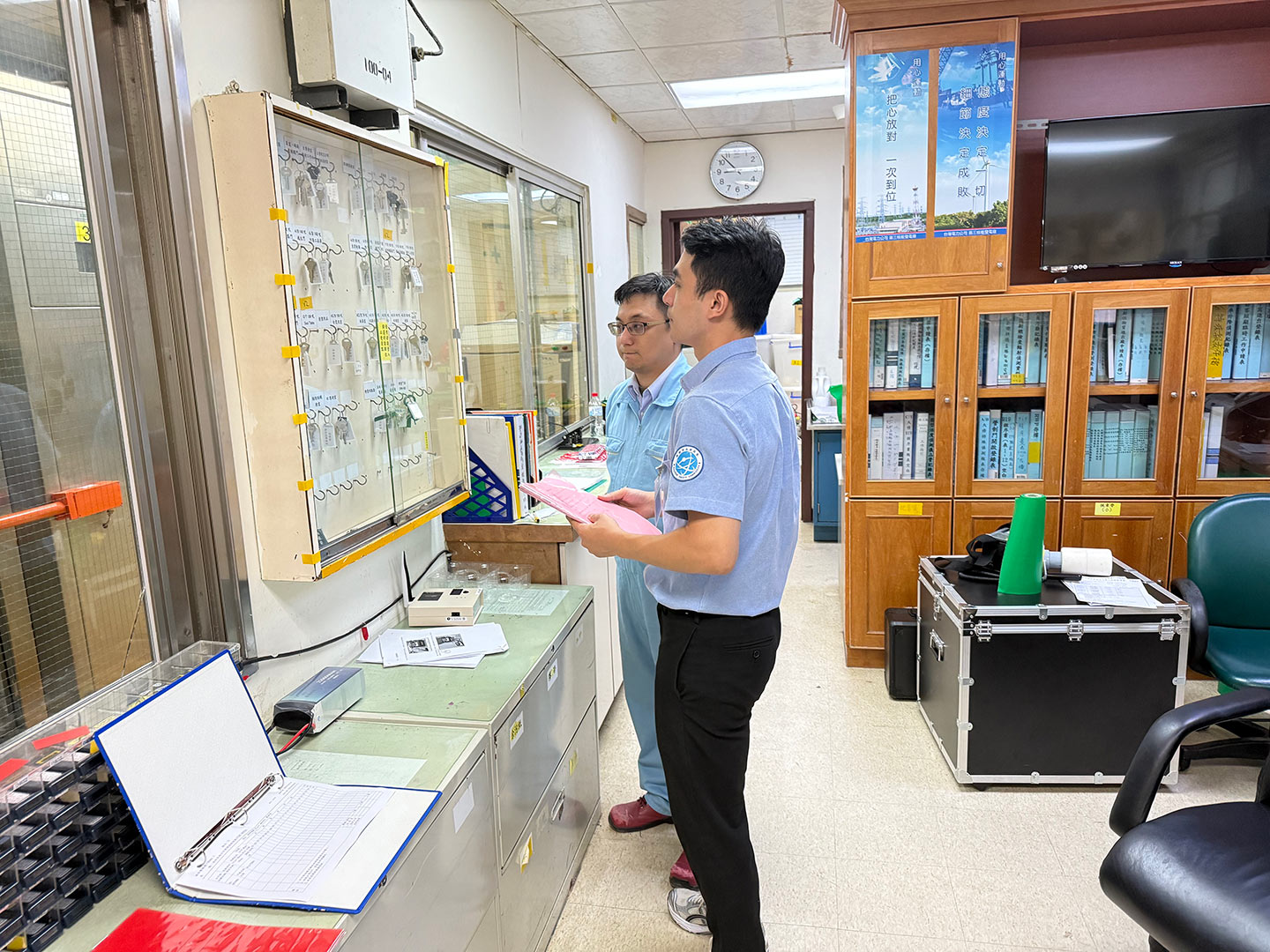 核安會視察員查核輻防管制站狀況