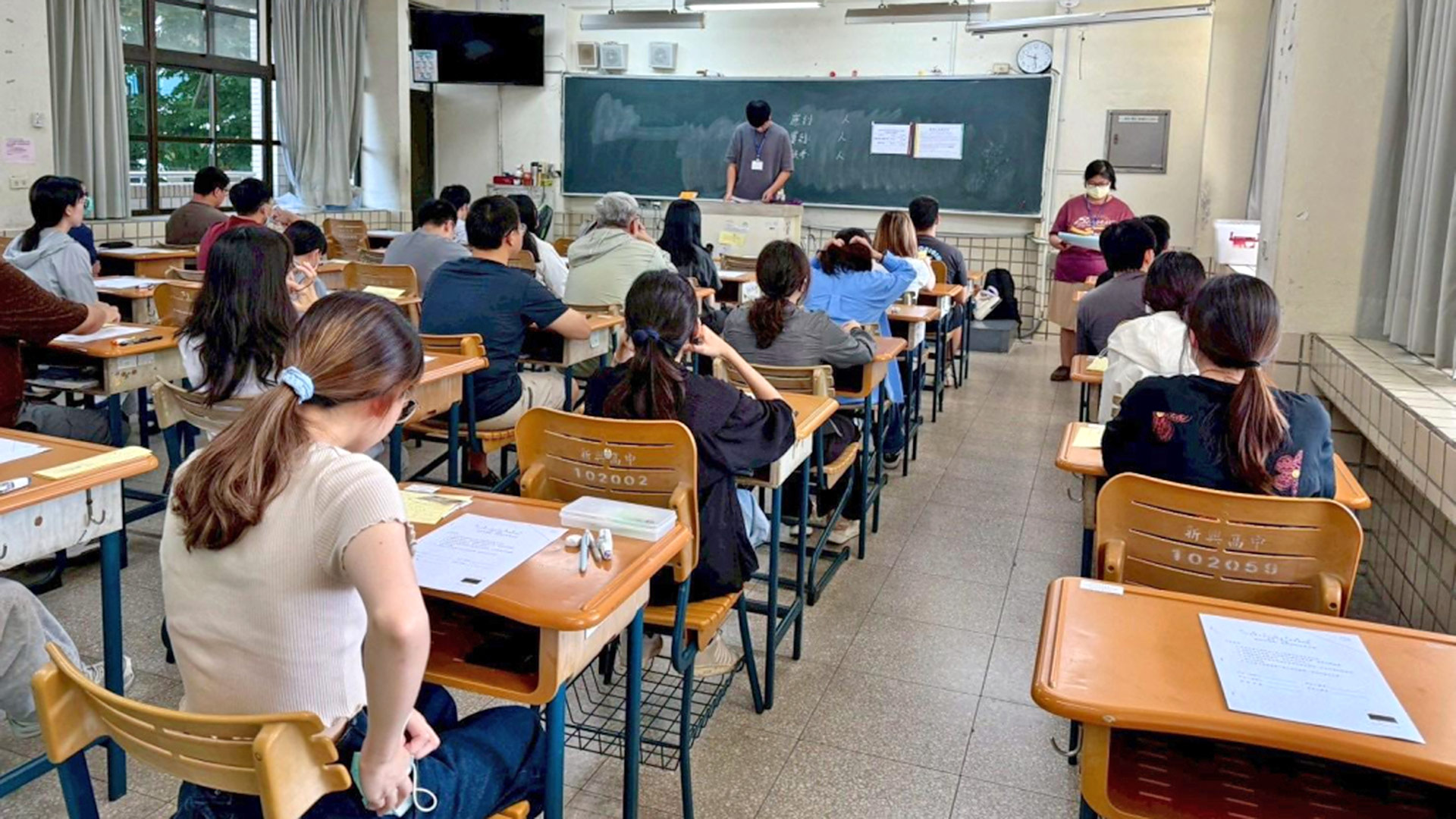 試場內考生作答情形