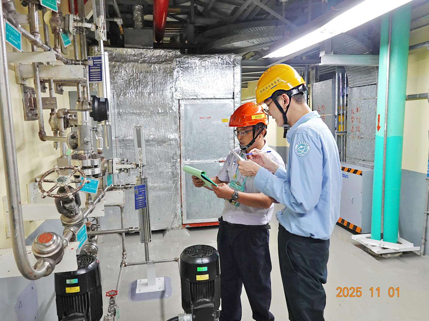 核安會視察員查核2號機反應器廠房現場狀況