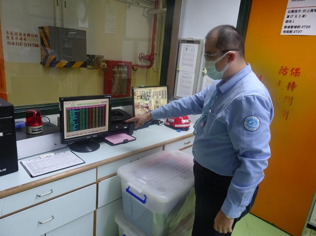 核安會視察員查核輻防管制站狀況