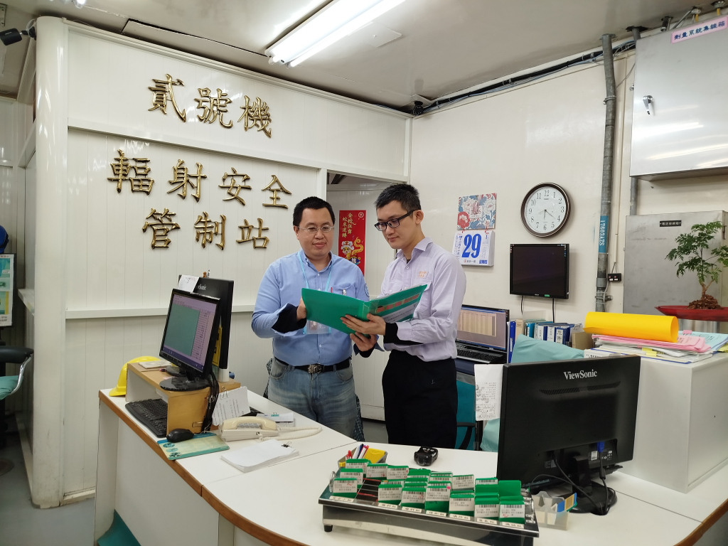 核安會視察員查核輻防管制站狀況