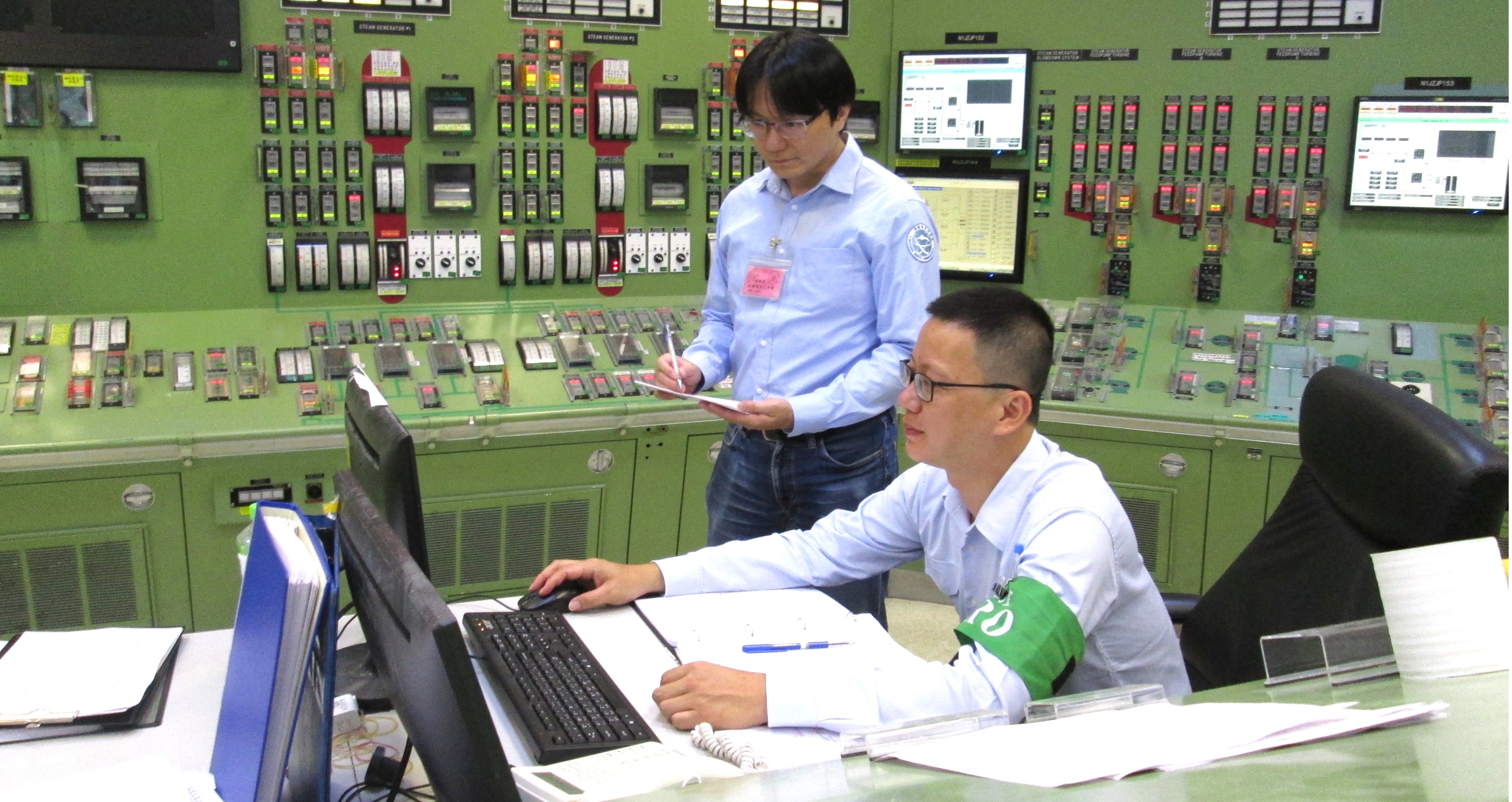 核安會視察員查證1號機主控制室機組狀況