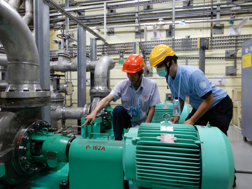 核安會視察員查核1號機反應器廠房現場狀況