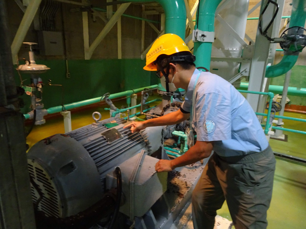 核安會視察員查核1號機輔機廠房現場狀況