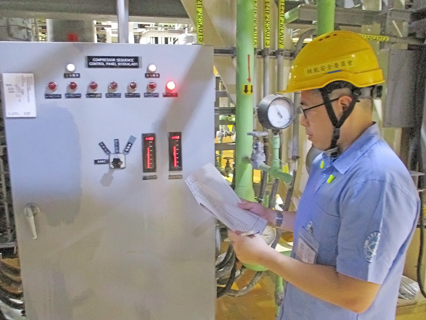 相關照片(6):核安會視察員查核1號機汽機廠房現場狀況