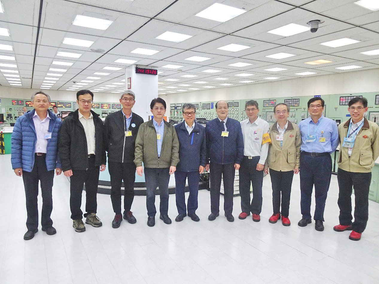 相關照片(4):陳主任委員赴核二廠查訪